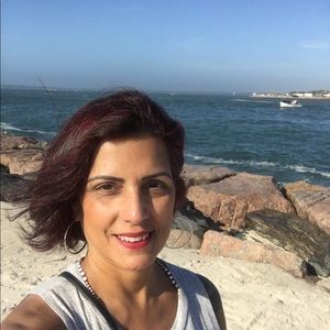 Meet your Posher, Lorraine